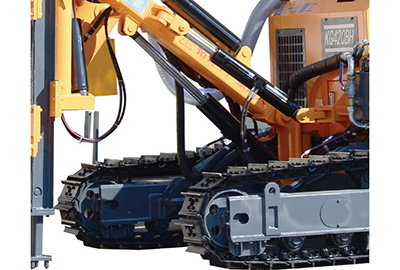 Steel track adaptable to all terrains